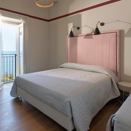 Diecidodici Boutiquerooms Sirolo Bagian luar foto