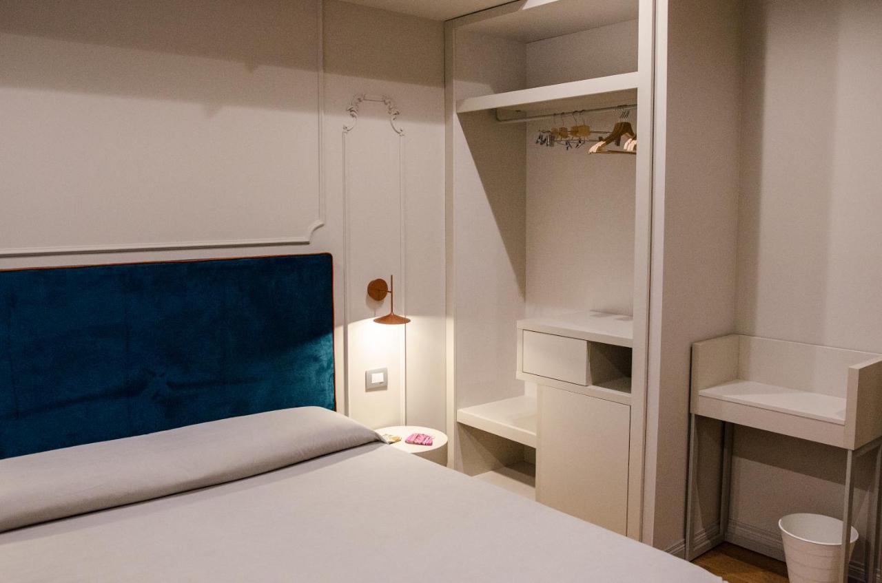 Diecidodici Boutiquerooms Sirolo Bagian luar foto