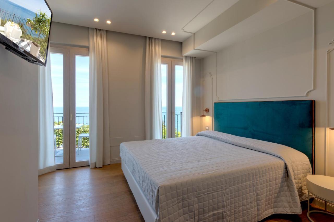 Diecidodici Boutiquerooms Sirolo Bagian luar foto