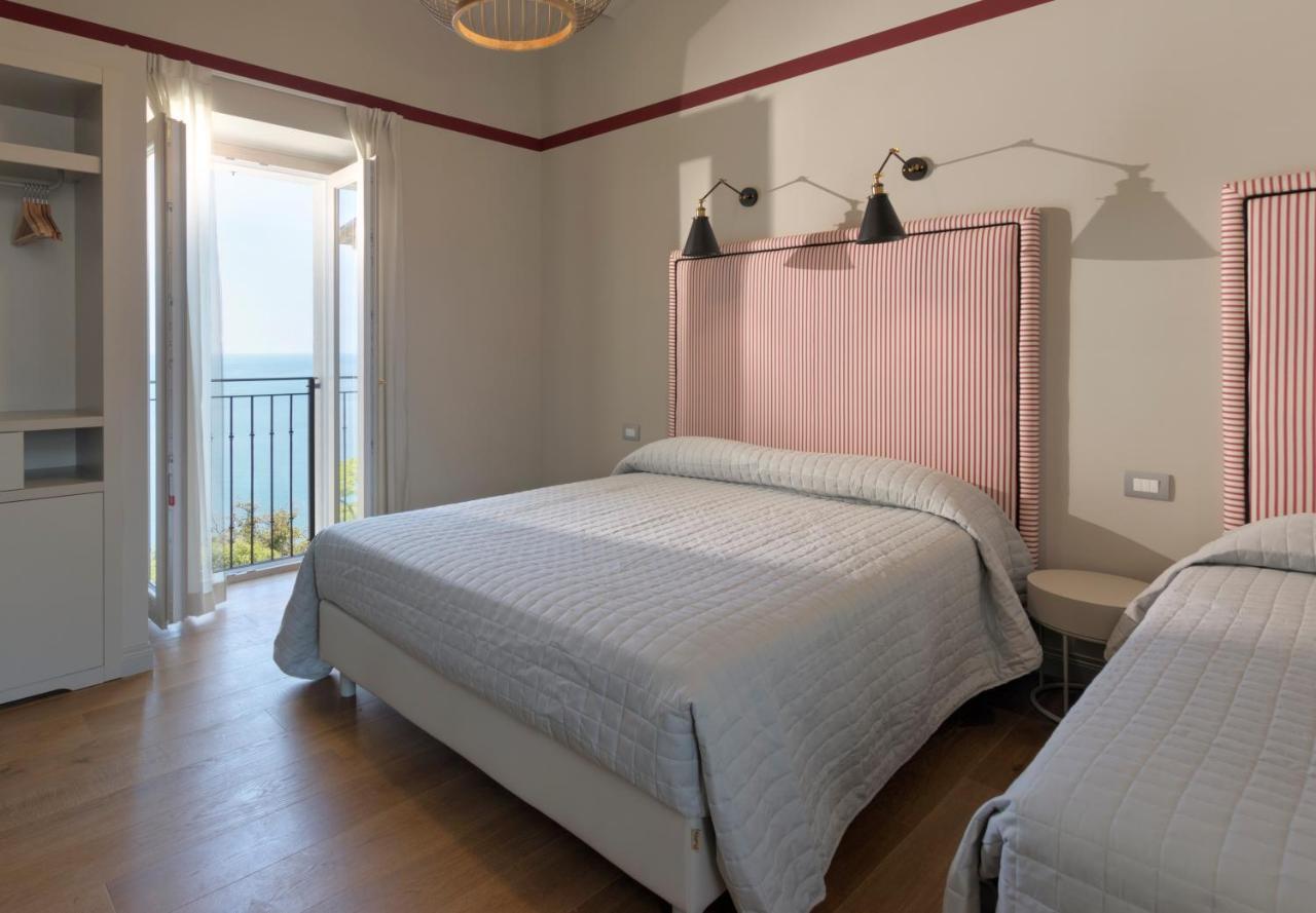 Diecidodici Boutiquerooms Sirolo Bagian luar foto