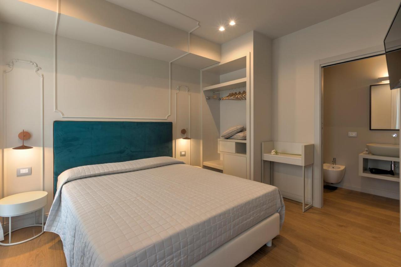 Diecidodici Boutiquerooms Sirolo Bagian luar foto